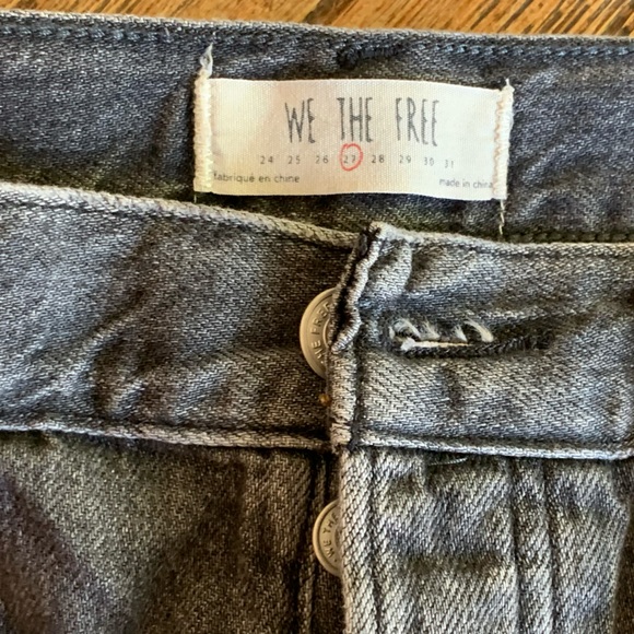 Free People Distressed Denim Shorts Size 27 with Button Fly - Picture 4 of 5